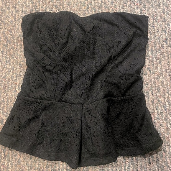 Black top - Picture 1 of 1